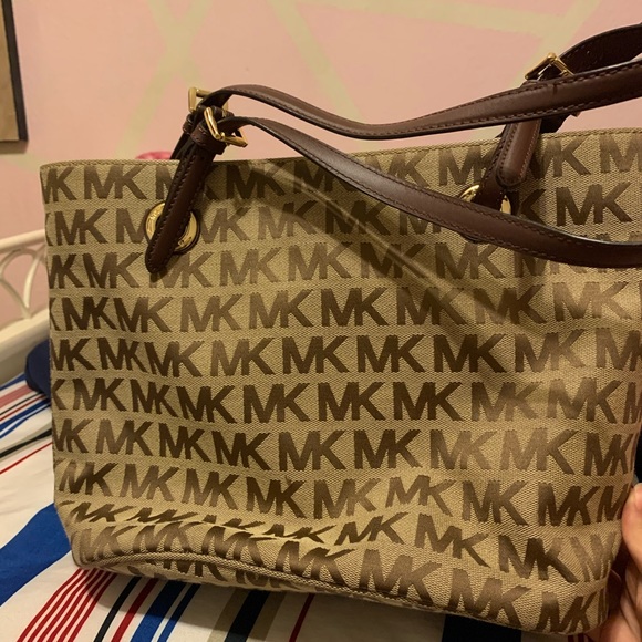 Michael Kors Handbag - Picture 2 of 3